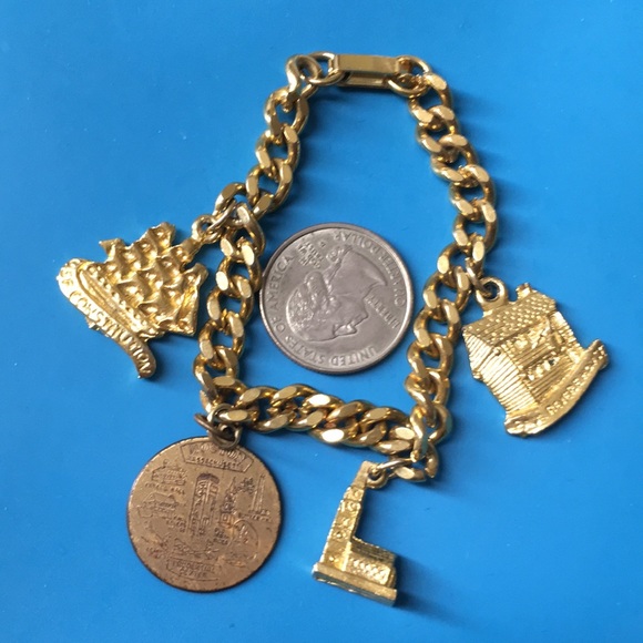 🖤Vtg Charms bracelet - Picture 7 of 10